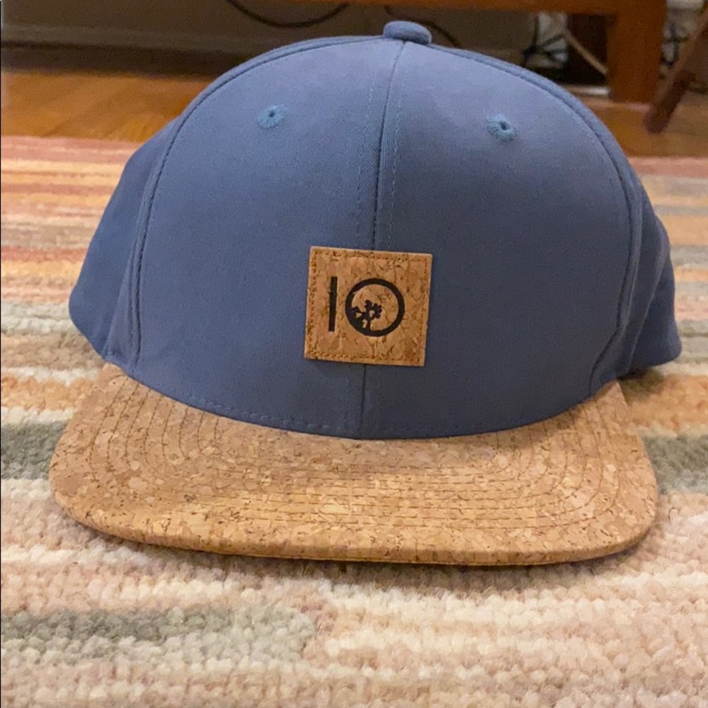 TenTree Cork Bill  Adjustable Hat. In Excellent Condition. Make Me An Offer.